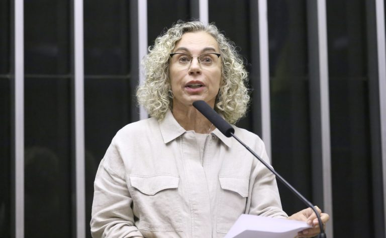 comissao-aprova-obrigatoriedade-de-exame-pre-operatorio-antes-de-procedimentos-esteticos