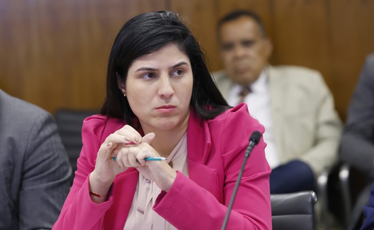 comissao-aprova-apoio-para-parentes-e-amigos-de-pessoa-em-sofrimento-psiquico